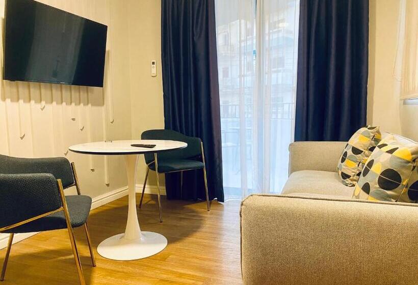 استودیوی لوکس, Park Lane Boutique Apart