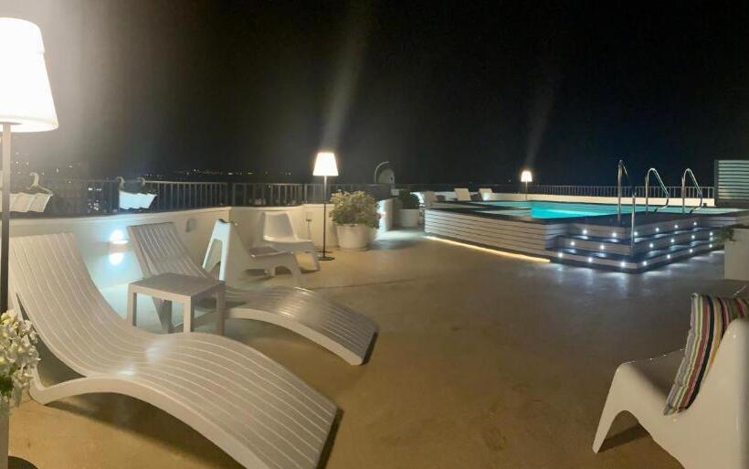 استودیوی استاندارد, Park Lane Boutique Apart