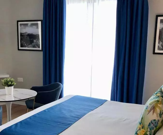 استودیوی استاندارد, Park Lane Boutique Apart