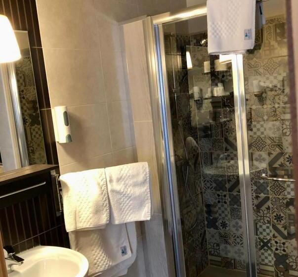 استودیوی استاندارد, Park Lane Boutique Apart