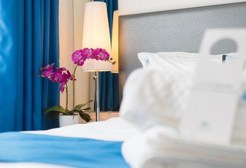 1 Bedroom Penthouse Apartment, Park Lane Boutique Apart