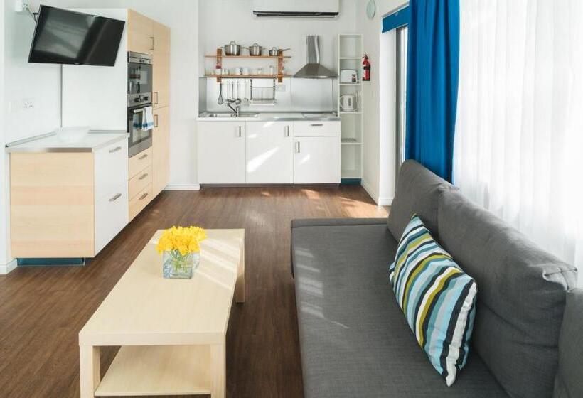 1 Bedroom Penthouse Apartment, Park Lane Boutique Apart