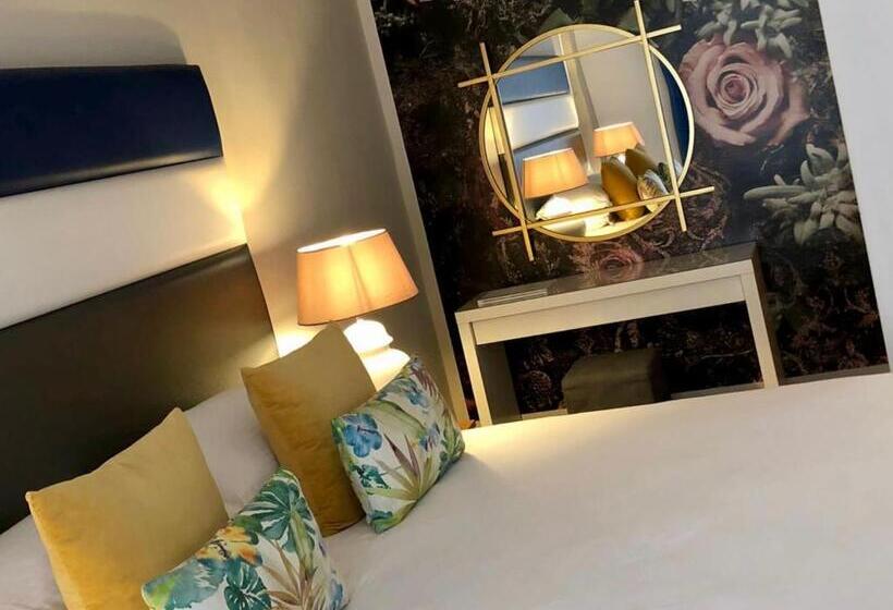 استودیوی سوپریور, Park Lane Boutique Apart