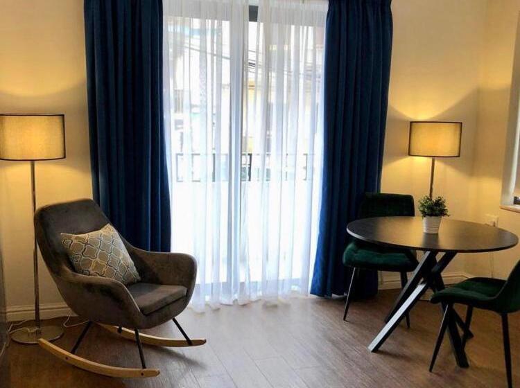 استودیوی سوپریور, Park Lane Boutique Apart