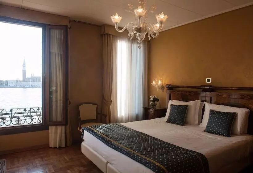 Deluxe Room Lake View, Pensione Wildner