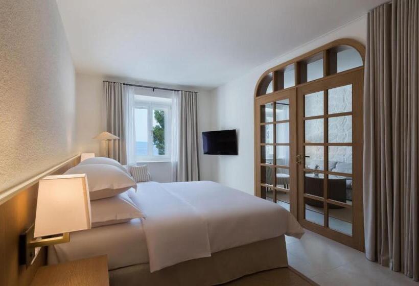 جناح جونيور مطلّ علي البحر, Heritage Hotel Kaštelet