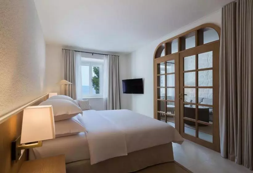 سوییت جونیور با چشم‌انداز دریا, Heritage Hotel Kaštelet