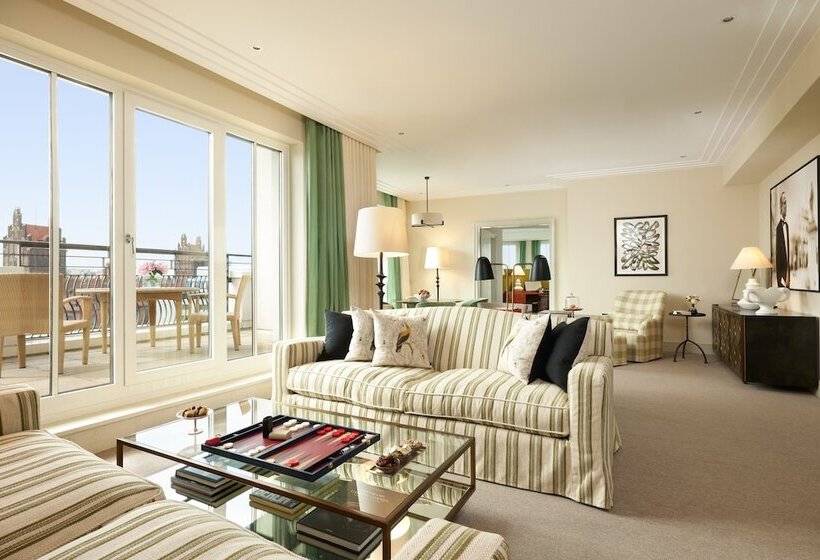 جناح, Rocco Forte The Charles