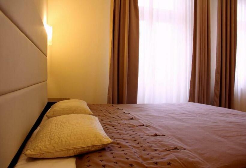 Quarto Estandar, Trevi