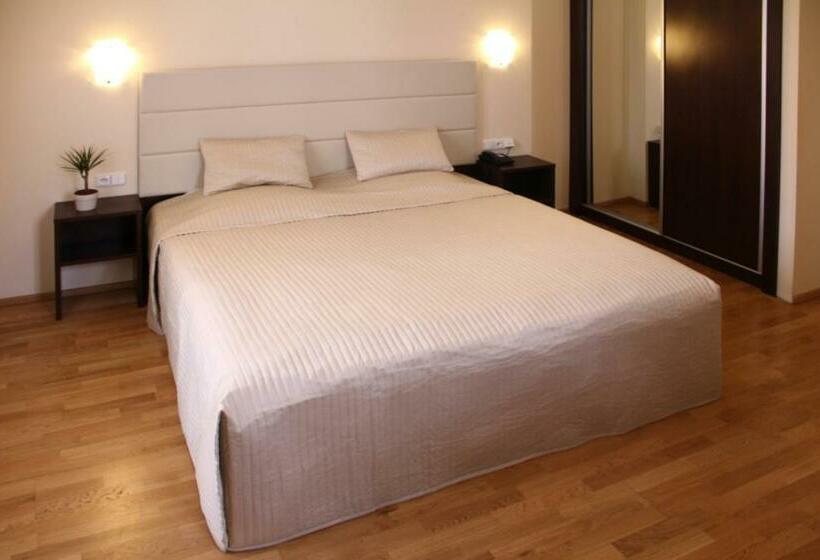 Quarto Estandar, Trevi