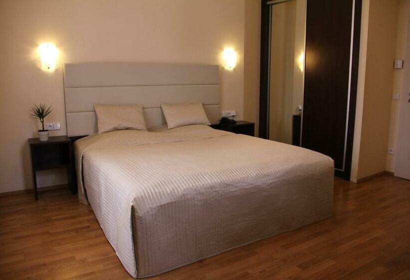 Quarto Estandar, Trevi