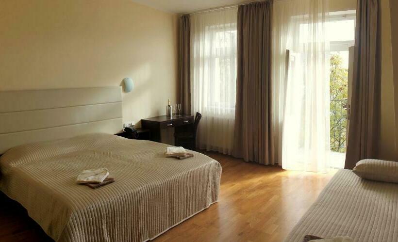 Quarto Triplo Estandar, Trevi