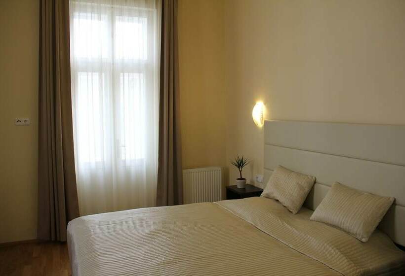 Quarto Estandar, Trevi