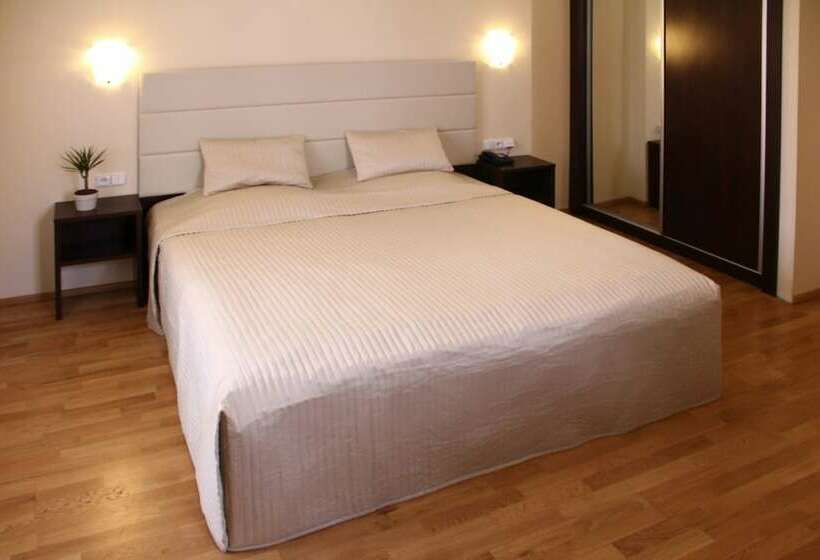 Quarto Estandar, Trevi