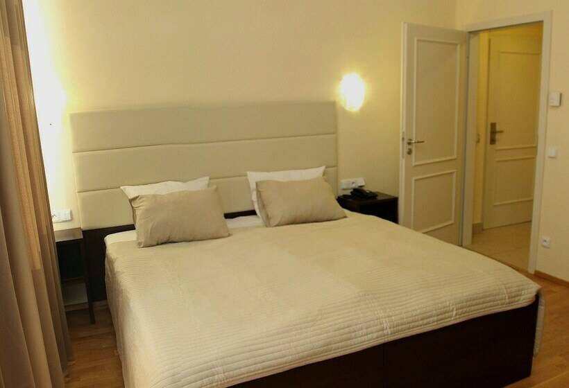 Quarto Estandar, Trevi