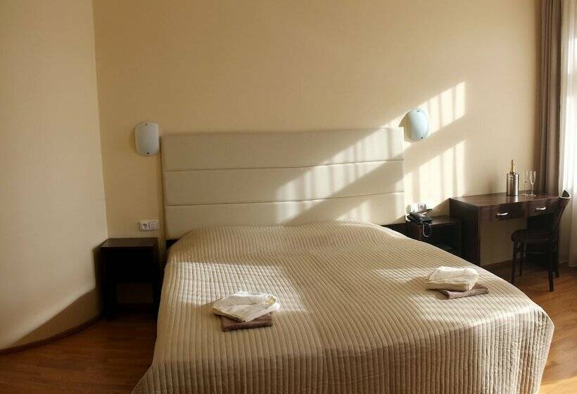 Quarto Estandar, Trevi