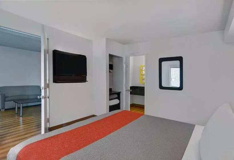 سوییت, Motel 6 Cutler Bay, Fl