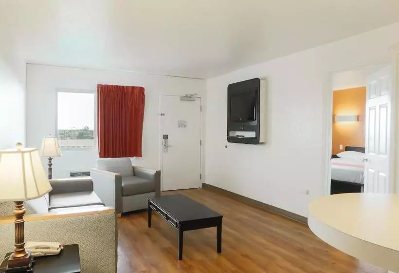 سوییت, Motel 6 Cutler Bay, Fl