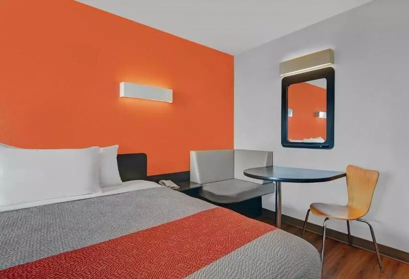 اتاق لوکس با تخت بزرگ, Motel 6 Cutler Bay, Fl