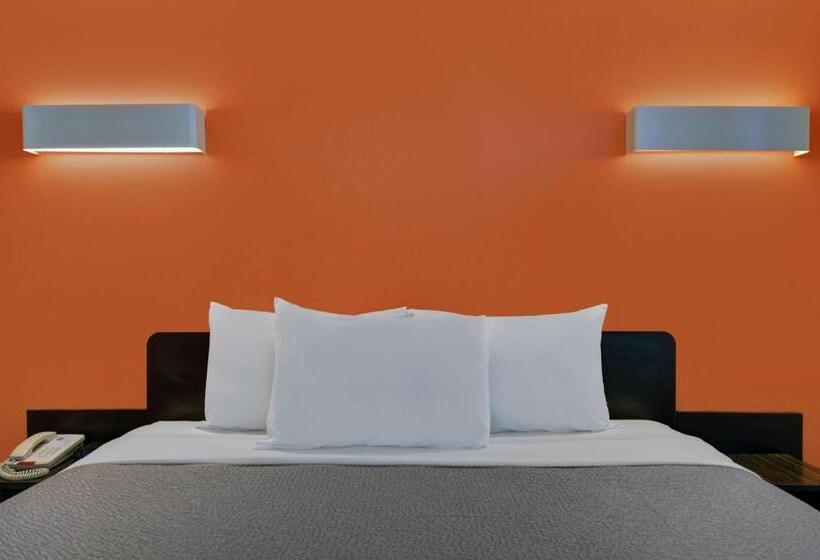 חדר דחוקס עם מיטת קינג, Motel 6 Cutler Bay, Fl