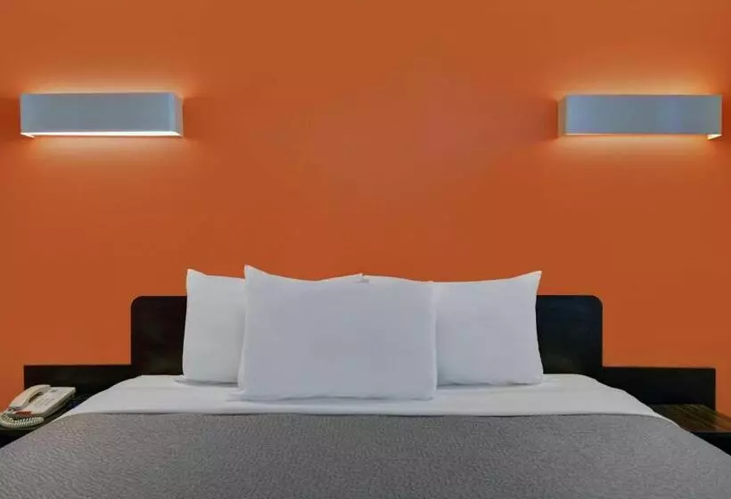 اتاق لوکس با تخت بزرگ, Motel 6 Cutler Bay, Fl