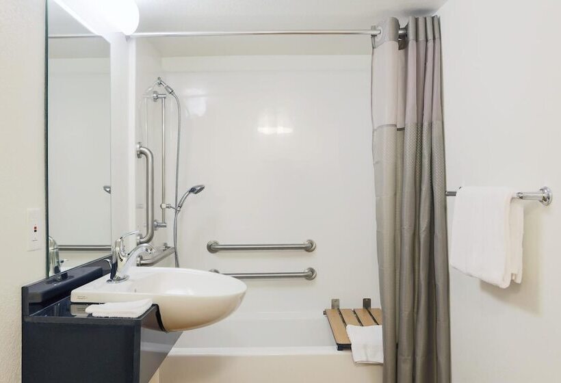 חדר סטנדרט מותאם לאדם עם מוגבלויות, Motel 6 Cutler Bay, Fl