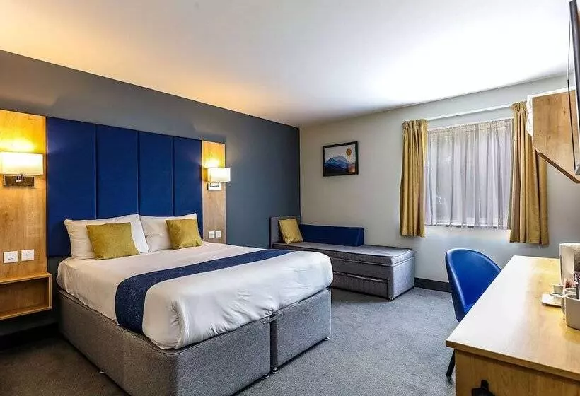 Perhehuone, Days Inn Peterborough