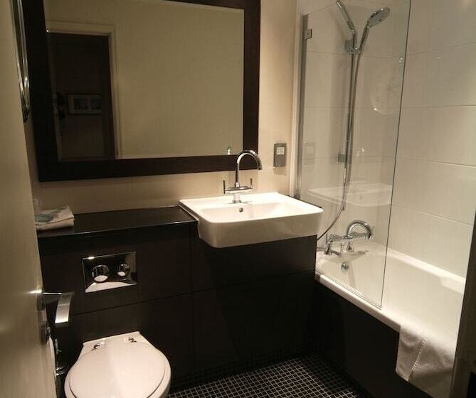 חדר סטנדרט, Denham Grove