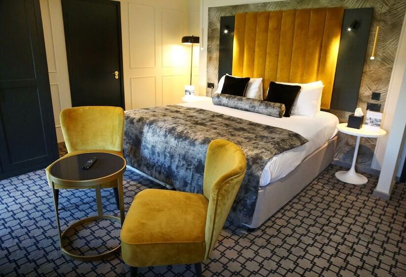 חדר דלוקס, Denham Grove