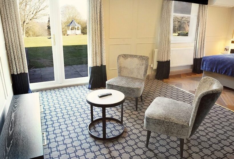 סוויטת ג'וניור, Denham Grove