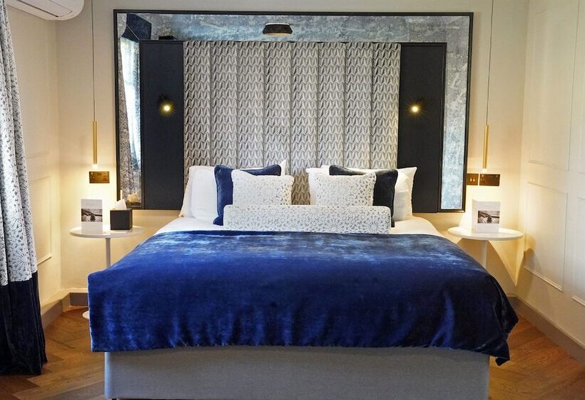 סוויטת ג'וניור, Denham Grove