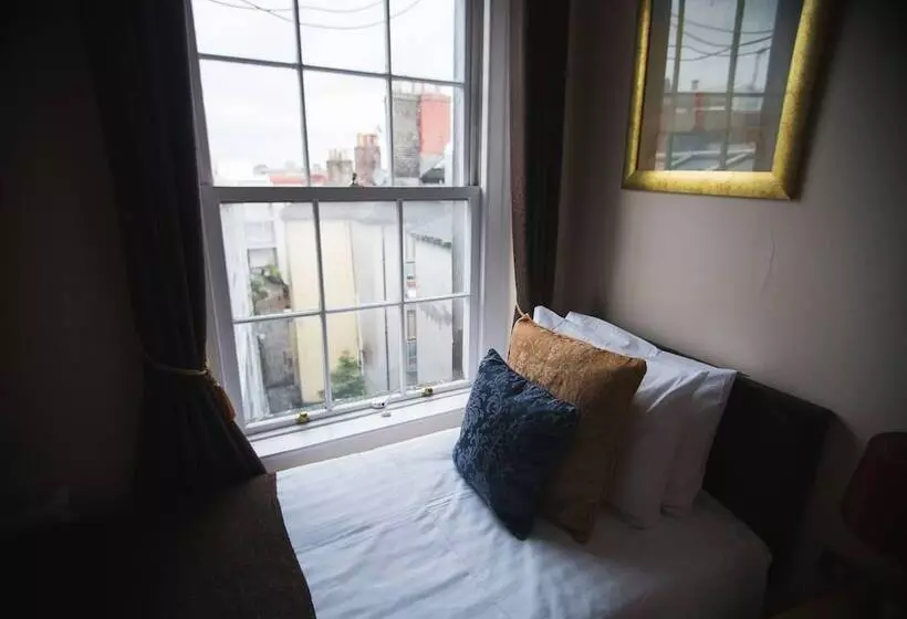 اتاق استاندارد یک نفره, Dublin Citi Hotel Of Temple Bar