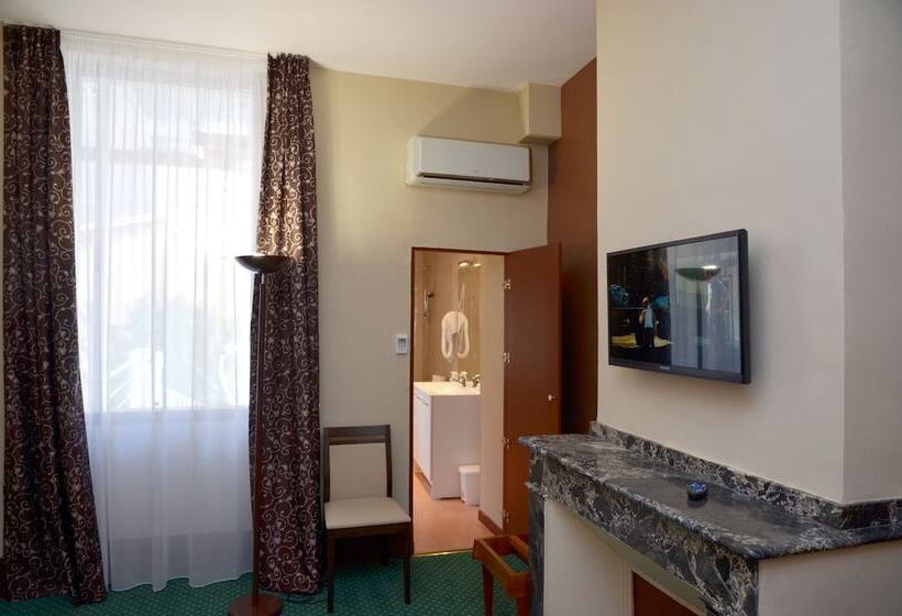 Номер Стандарт, Hôtel Héliot, Cosy Places By Charme & Caractère