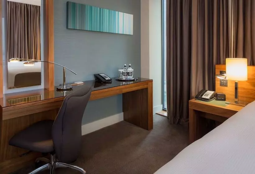 اتاق اجرایی با تخت بزرگ, Hilton Liverpool City Centre