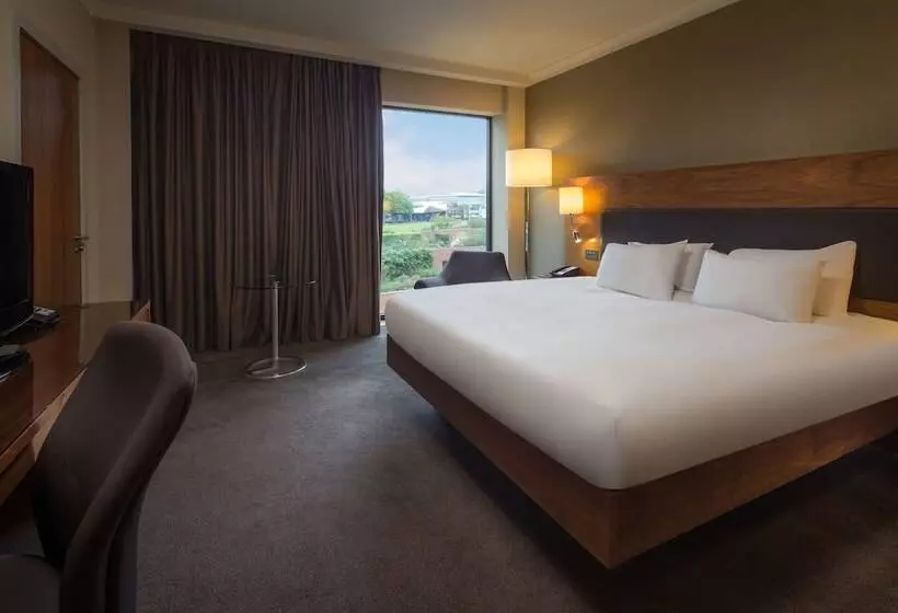 اتاق اجرایی با تخت بزرگ, Hilton Liverpool City Centre