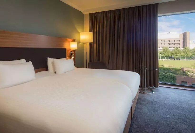 اتاق لوکس با تخت بزرگ, Hilton Liverpool City Centre