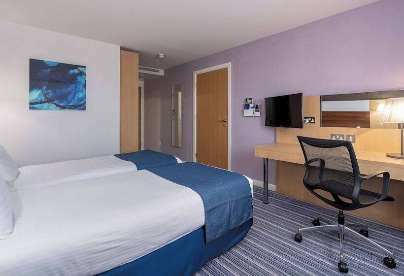 Номер Стандарт, Holiday Inn Express Leigh   Sports Village, An Ihg