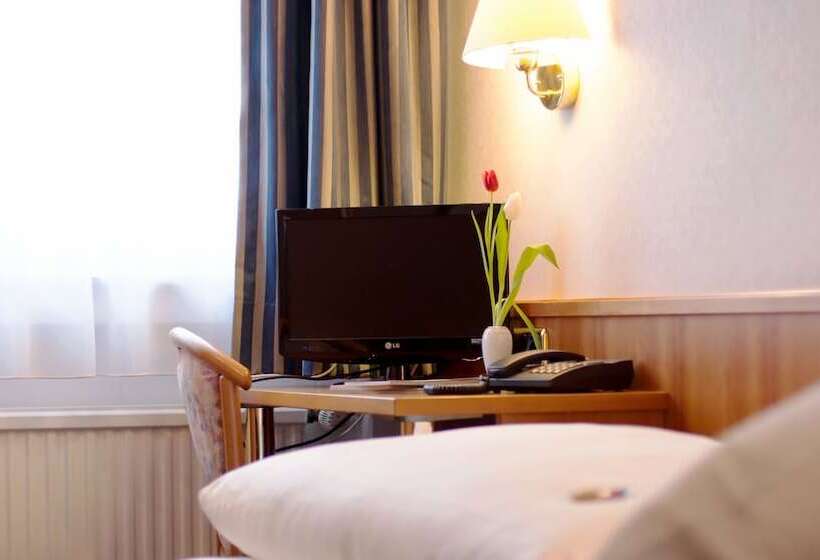 Quarto Estandar Individual, Ilbertz Garni