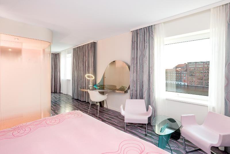 سوییت جونیور, Nhow Berlin