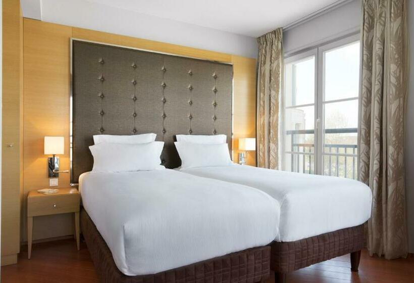 سوئیت جونیور با تراس, Relais Spa Chessy Val D Europe