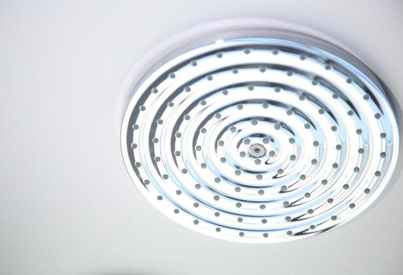 标准间, Remm Akihabara