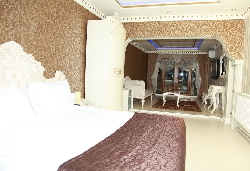 Quarto Familiar, Royal Anka