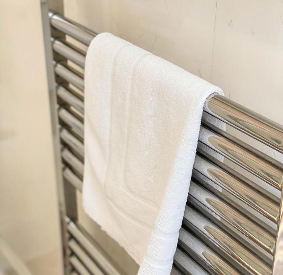 חדר סטנדרט, The Broadway