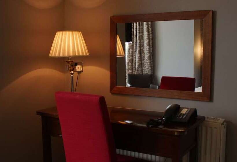 חדר סופריור, The Broadway