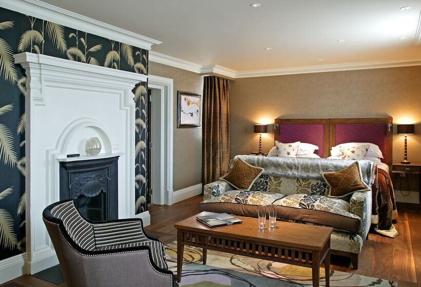 Люкс, The Roseate Reading