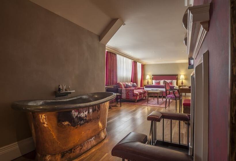 Президентский Люкс, The Roseate Reading