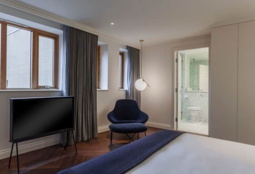 Полулюкс, The Roseate Reading