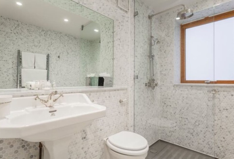 Дом 1 Спальня, The Roseate Reading