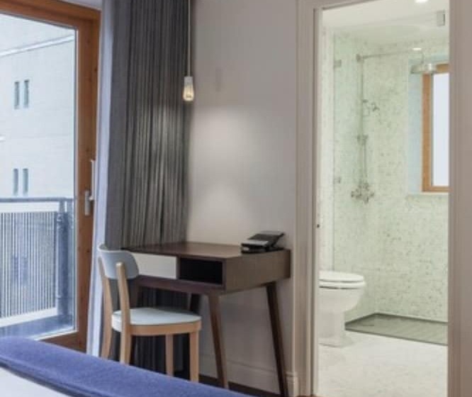 Дом 1 Спальня, The Roseate Reading