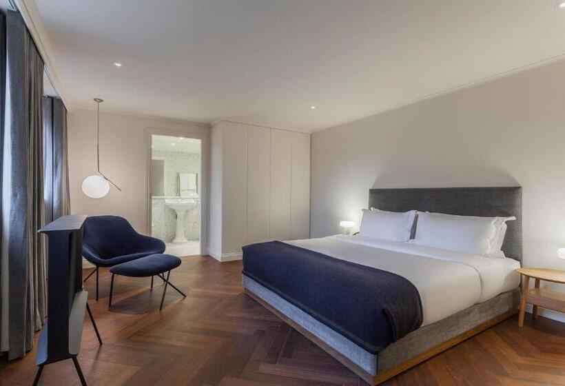 Полулюкс, The Roseate Reading